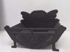 Döküm Desenli Şömine Odunluğu – Şık ve Dayanıklı Metal Odun Sepeti