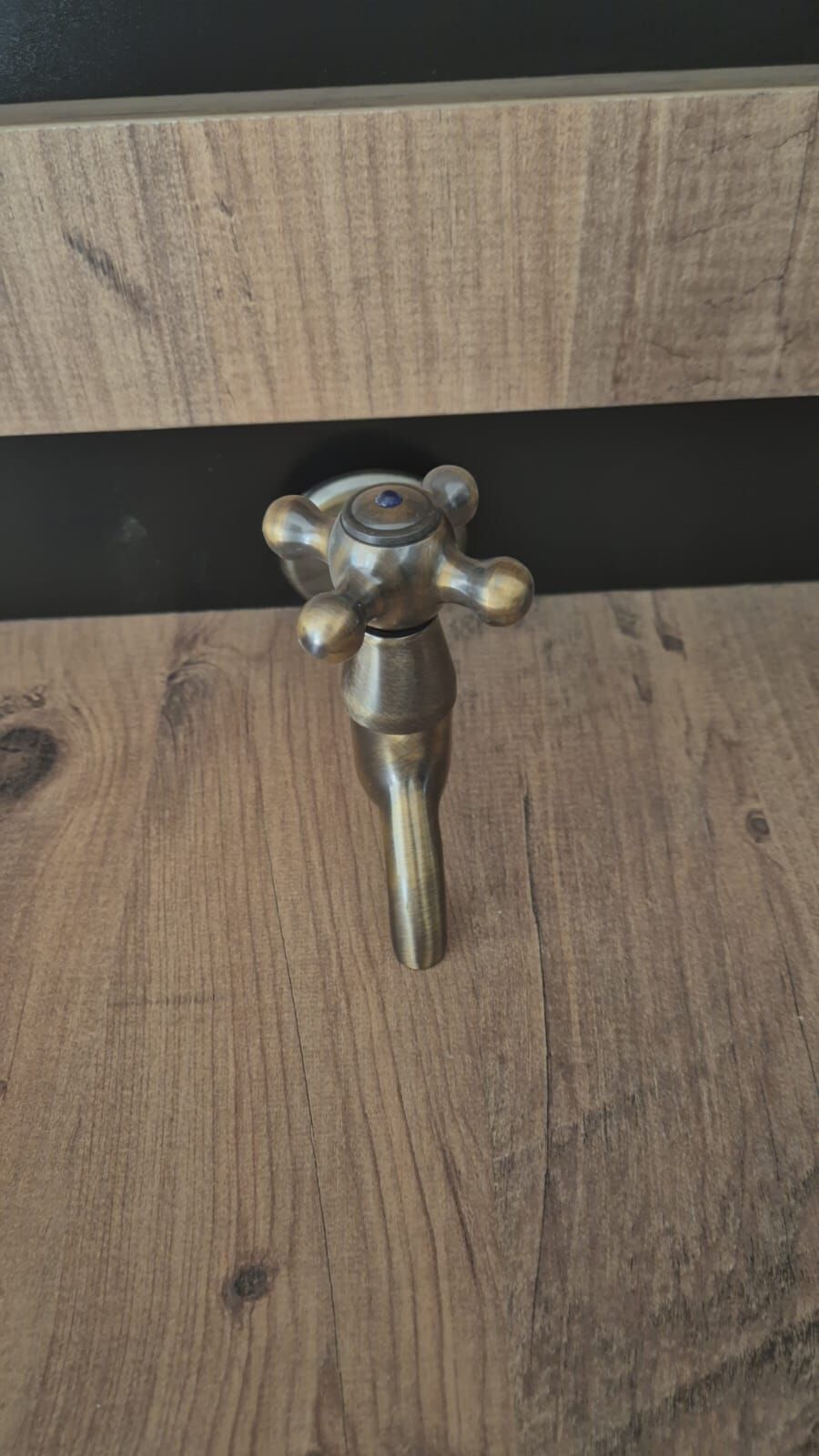 Eskitme Pirinç Tek Kollu Musluk – Duvara Monte